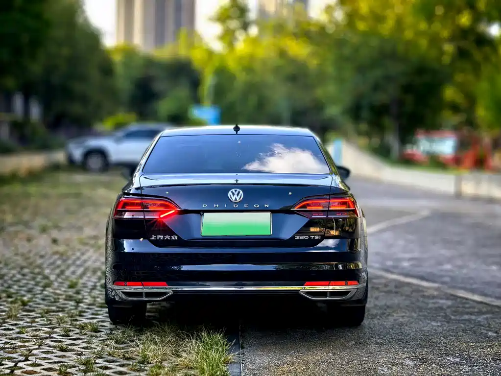 Volkswagen Phideon — фото 9