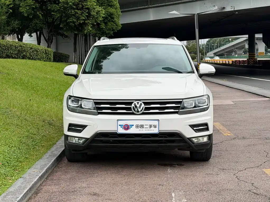 Volkswagen Tiguan L — фото 2