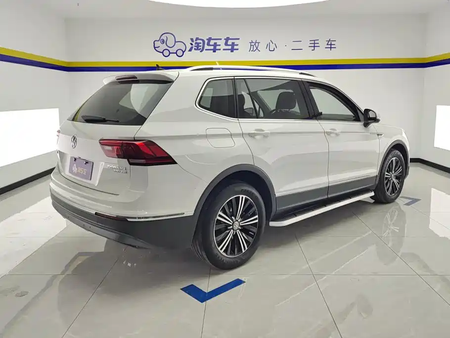 Volkswagen Tiguan L — фото 3
