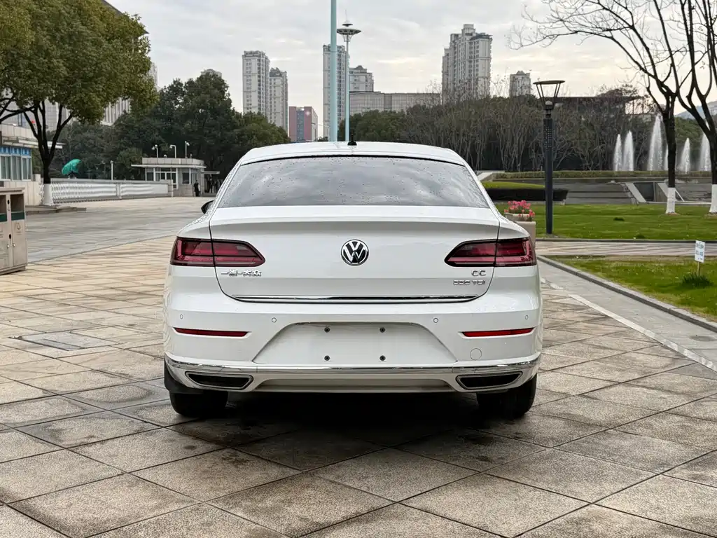 Volkswagen CC — фото 6