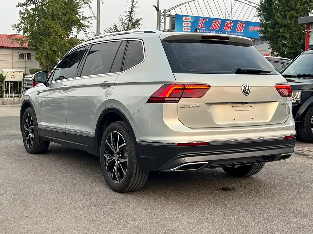 Volkswagen Tiguan L — фото 4