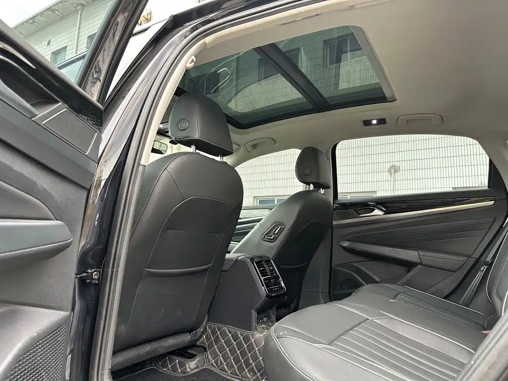 Volkswagen Passat — фото 8