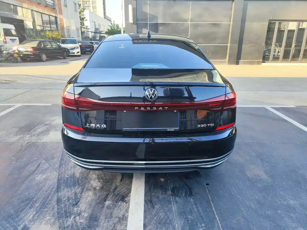 Volkswagen Passat — фото 8