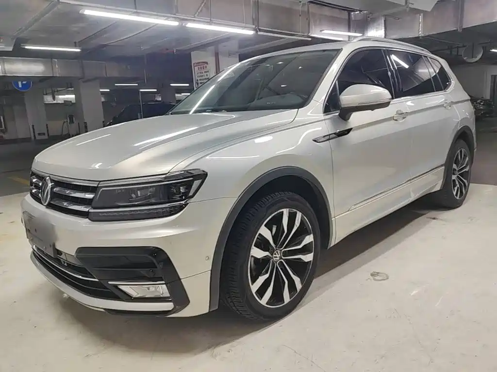 Volkswagen Tiguan L — фото 2