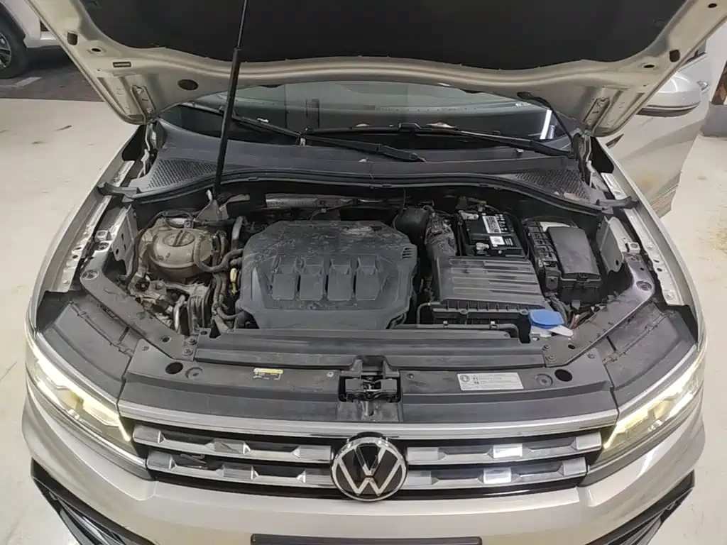 Volkswagen Tiguan L — фото 16