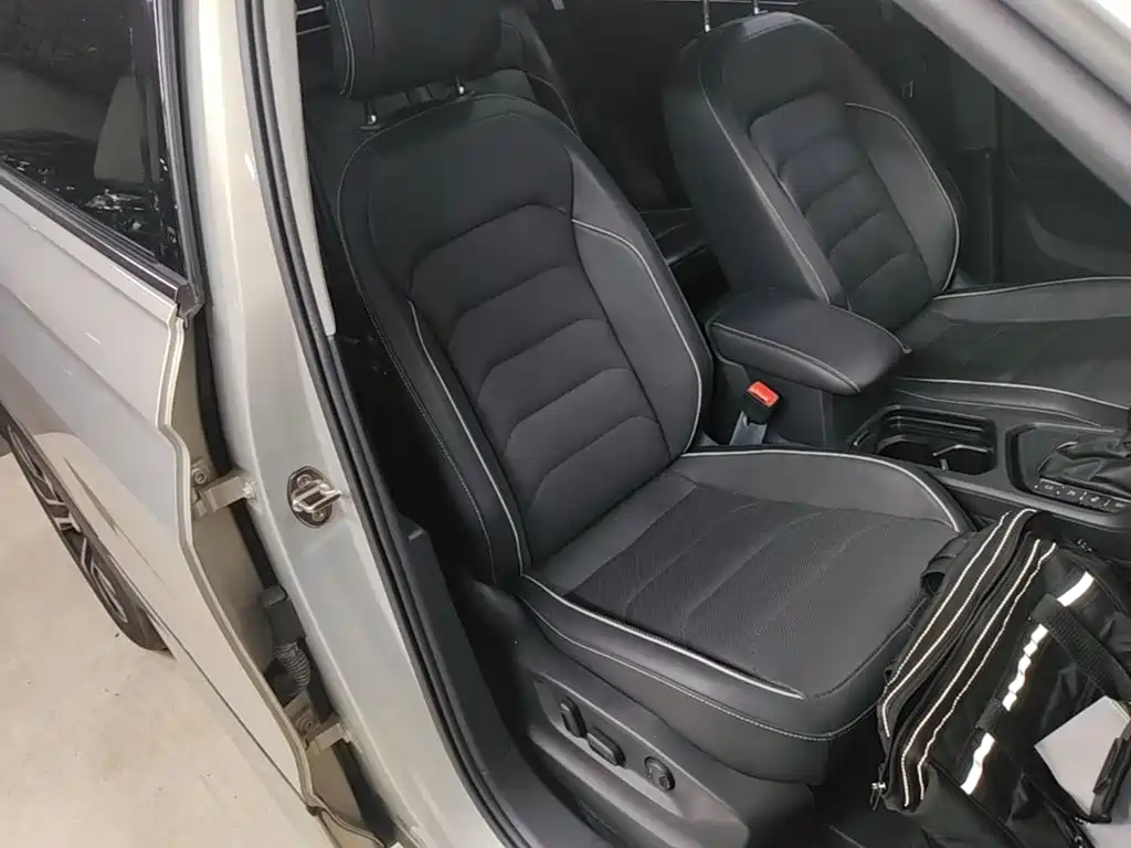 Volkswagen Tiguan L — фото 20