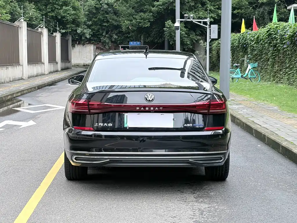 Volkswagen Passat PHEV — фото 6