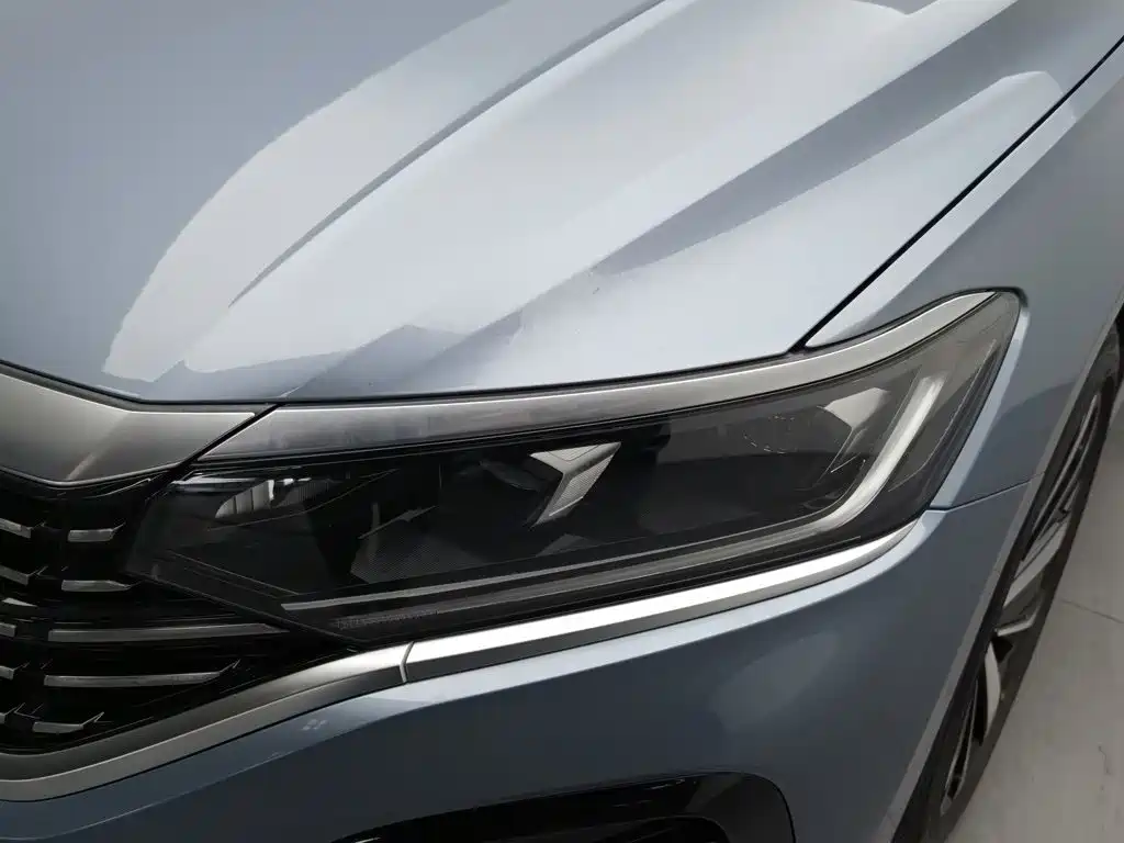 Volkswagen Passat — фото 7