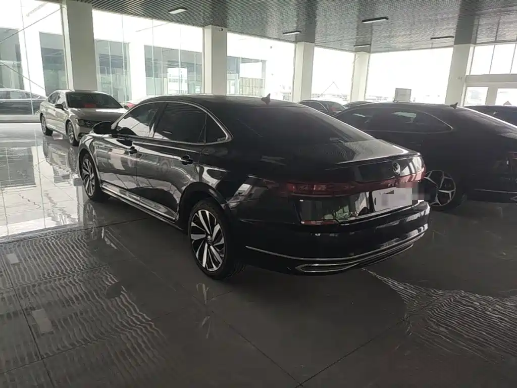 Volkswagen Passat — фото 5