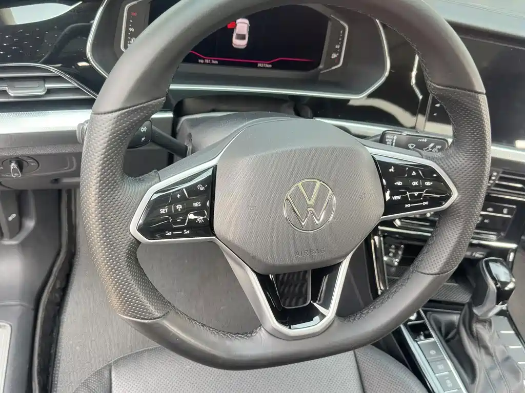 Volkswagen Passat — фото 8