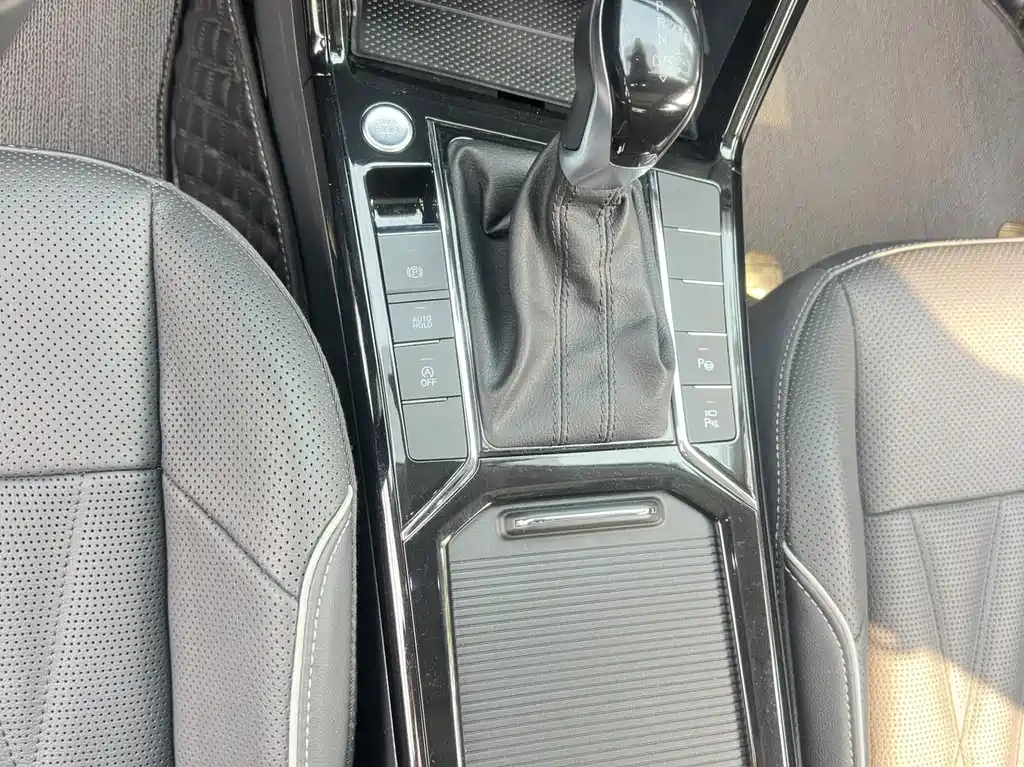 Volkswagen Passat — фото 10