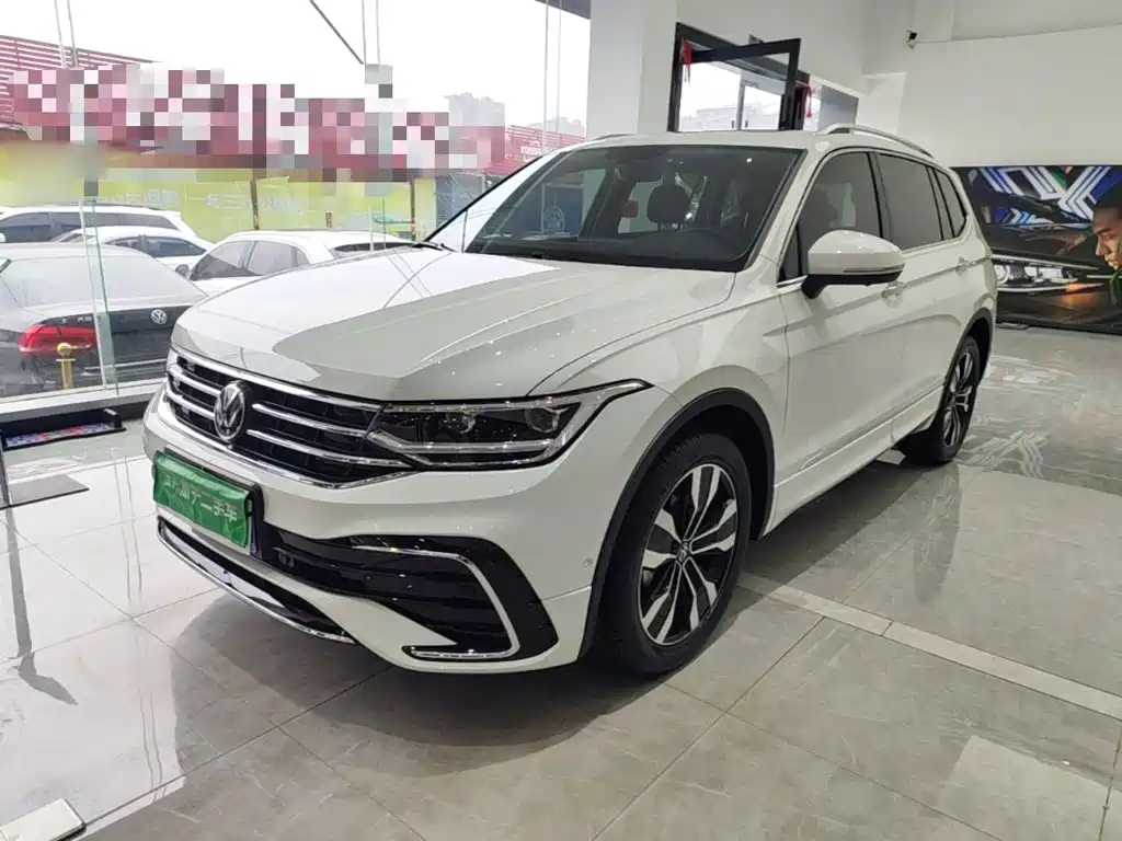 Volkswagen Tiguan L — фото 2