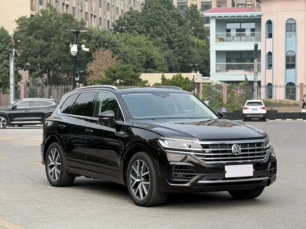 Volkswagen Touareg — фото 2