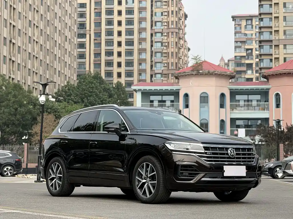 Volkswagen Touareg — фото 3