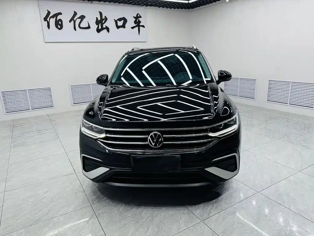 Volkswagen Tiguan L — фото 2