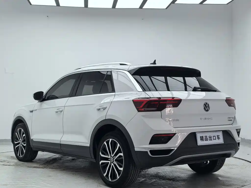 Volkswagen T-Roc — фото 6