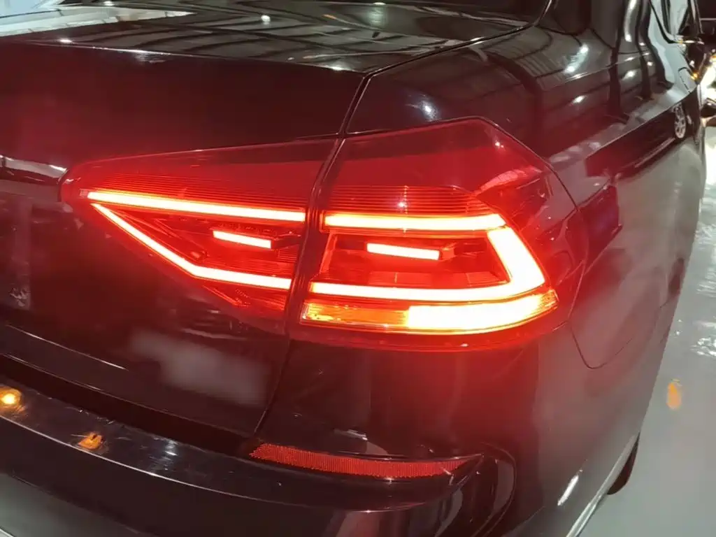 Volkswagen Passat — фото 8