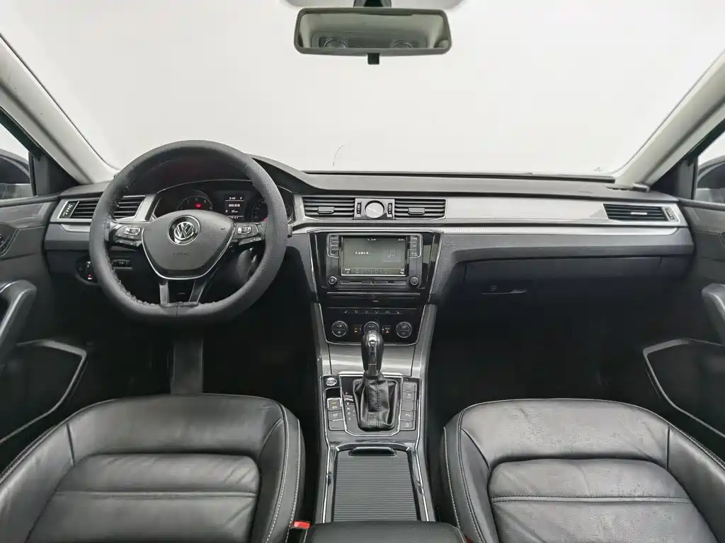 Volkswagen Passat — фото 5