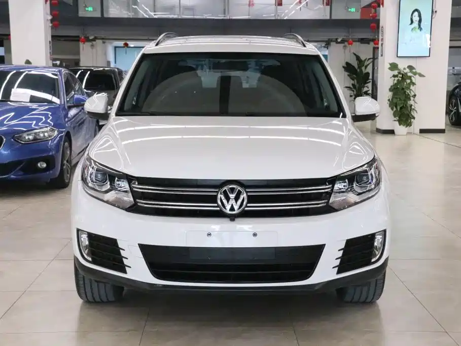 Volkswagen Tiguan — фото 2