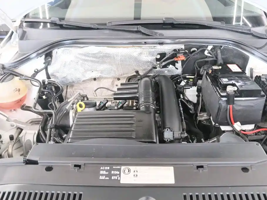 Volkswagen Tiguan — фото 19
