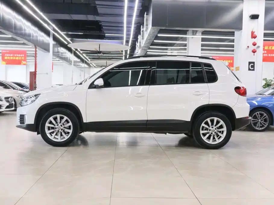 Volkswagen Tiguan — фото 3