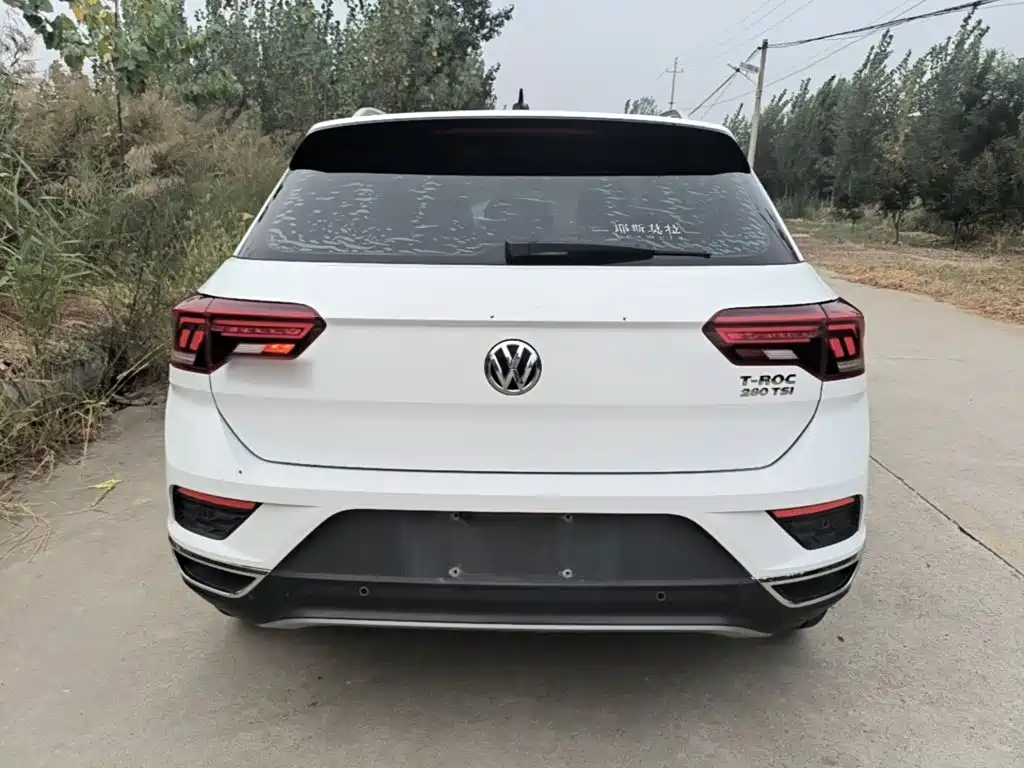 Volkswagen T-Roc — фото 6