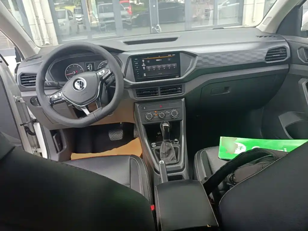 Volkswagen T-Cross — фото 10