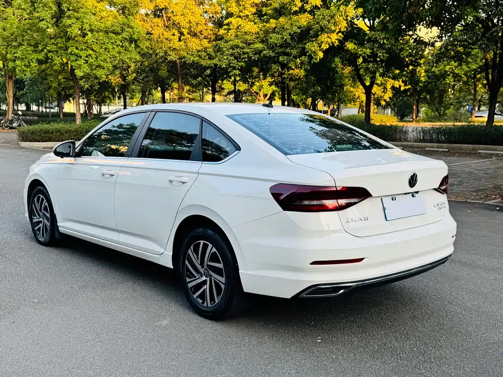 Volkswagen Lavida — фото 7
