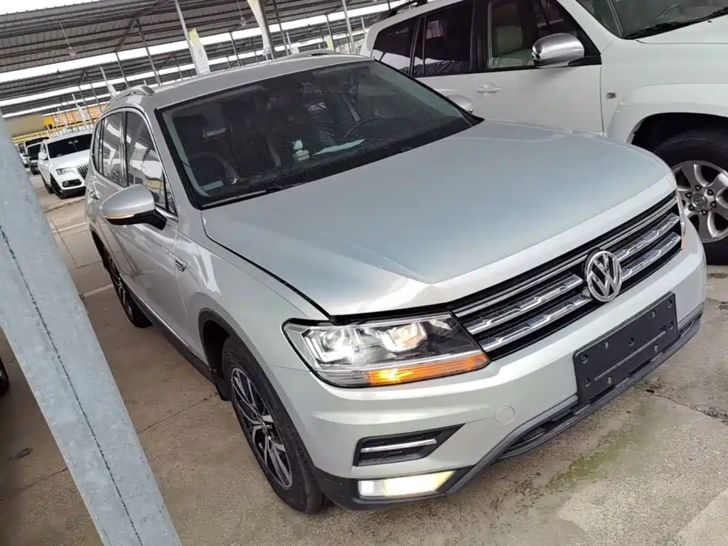 Volkswagen Tiguan L — фото 4
