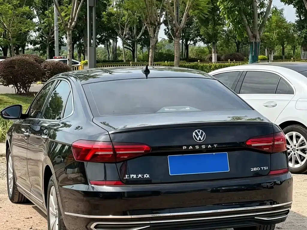Volkswagen Passat — фото 4