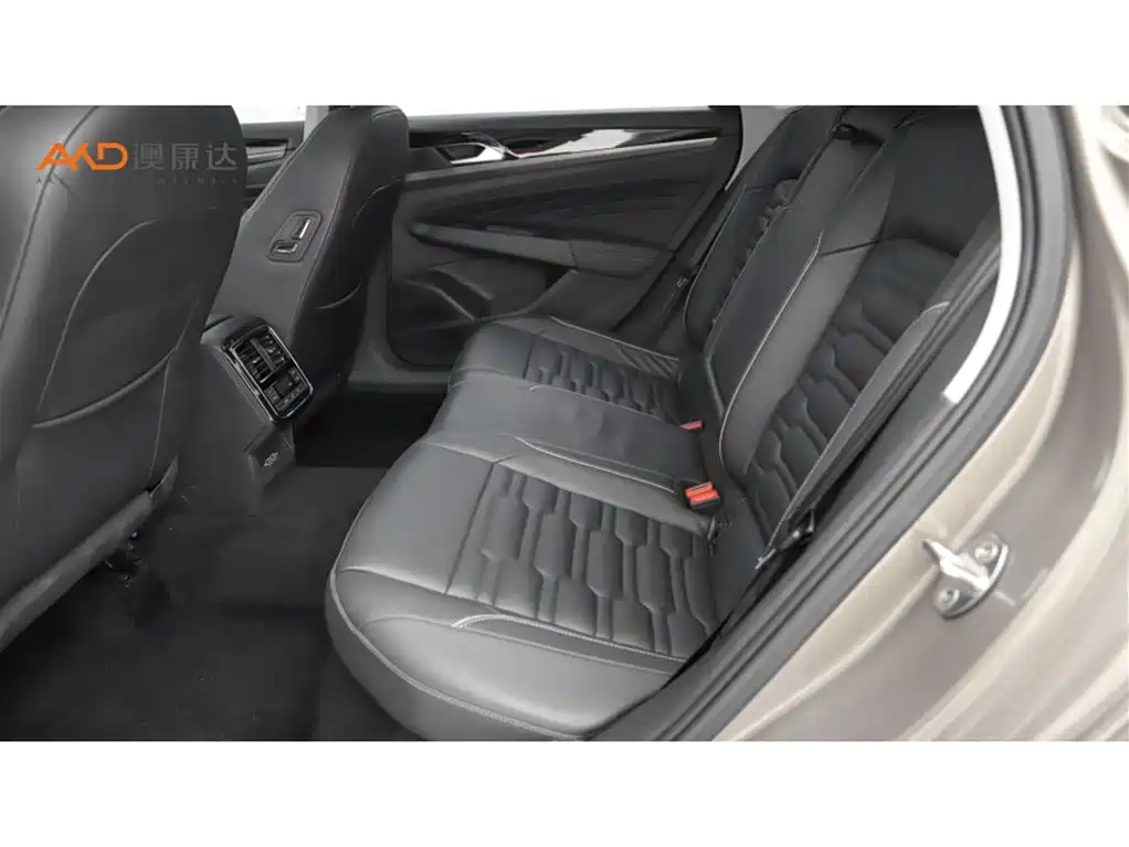 Volkswagen Passat — фото 7