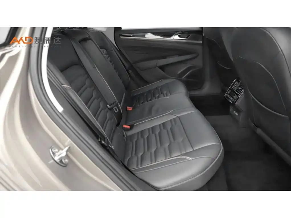 Volkswagen Passat — фото 8