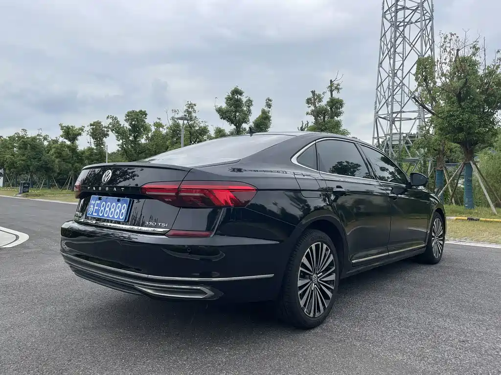 Volkswagen Passat — фото 4