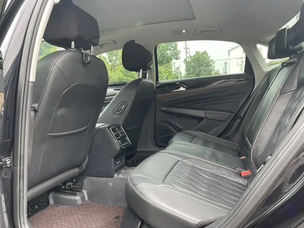 Volkswagen Passat — фото 8