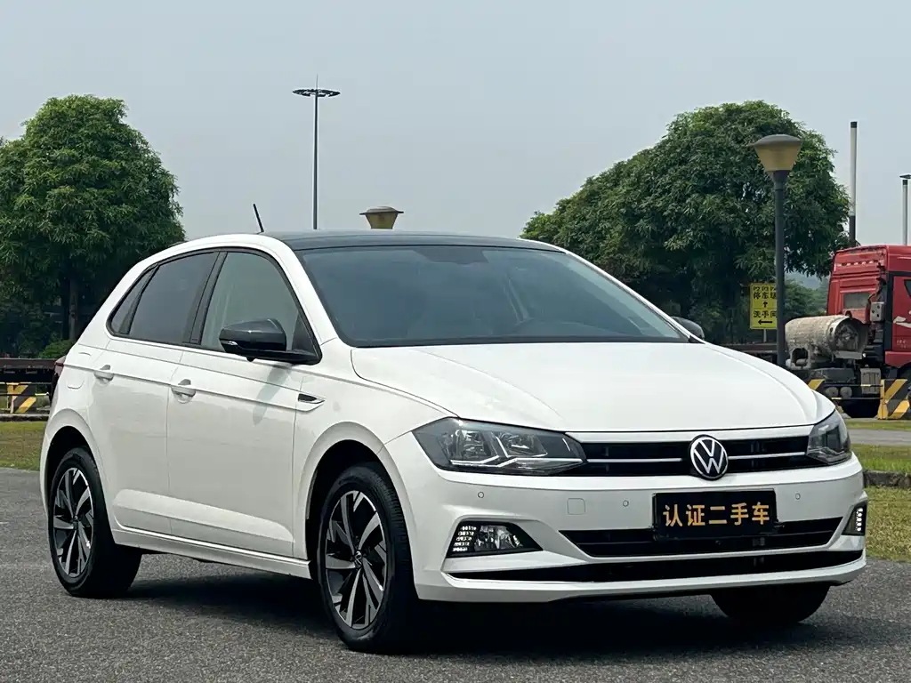 Volkswagen Polo — фото 23