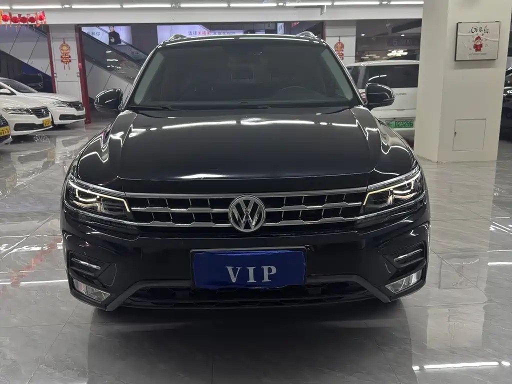 Volkswagen Tiguan L — фото 2
