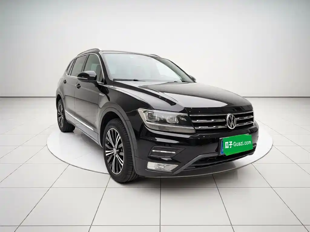 Volkswagen Tiguan L — фото 3