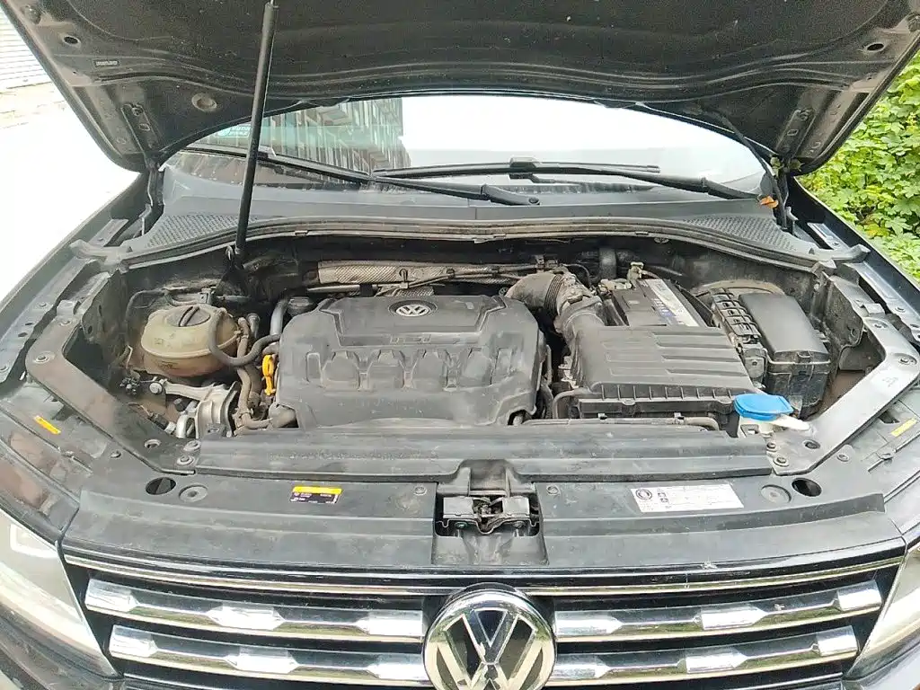 Volkswagen Tiguan L — фото 21