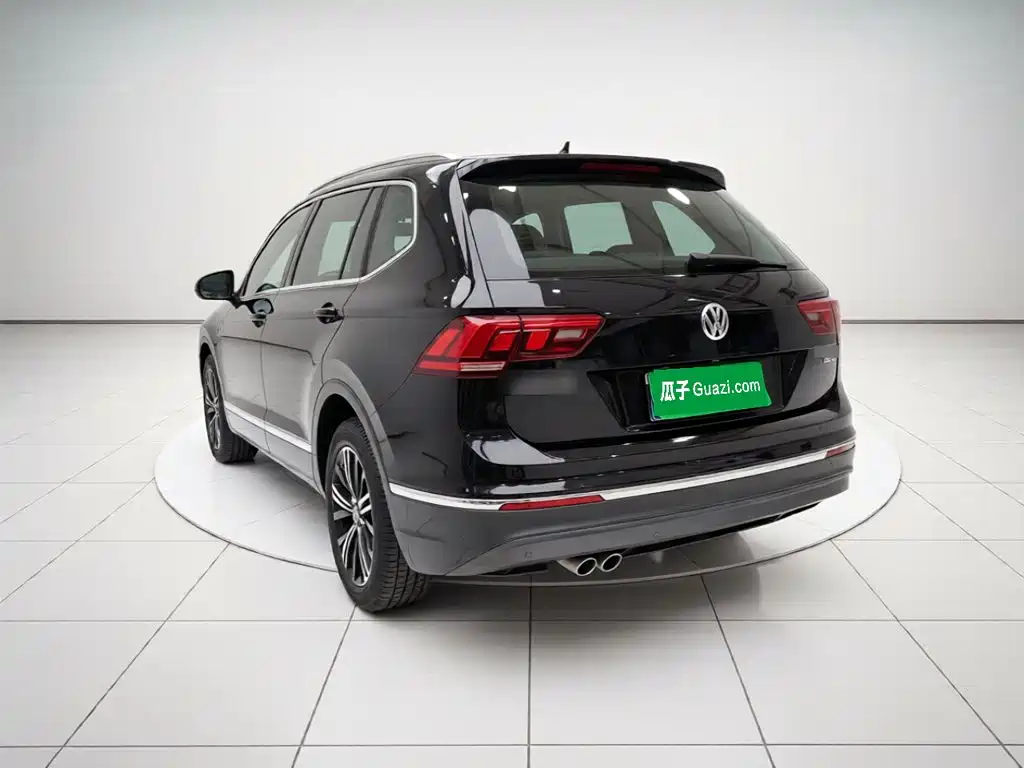 Volkswagen Tiguan L — фото 4