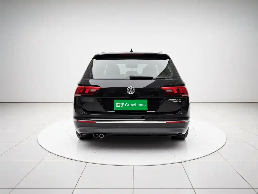 Volkswagen Tiguan L — фото 5