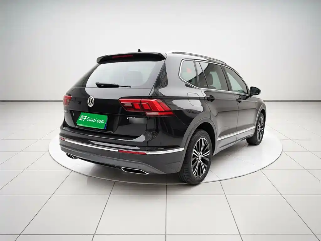 Volkswagen Tiguan L — фото 6