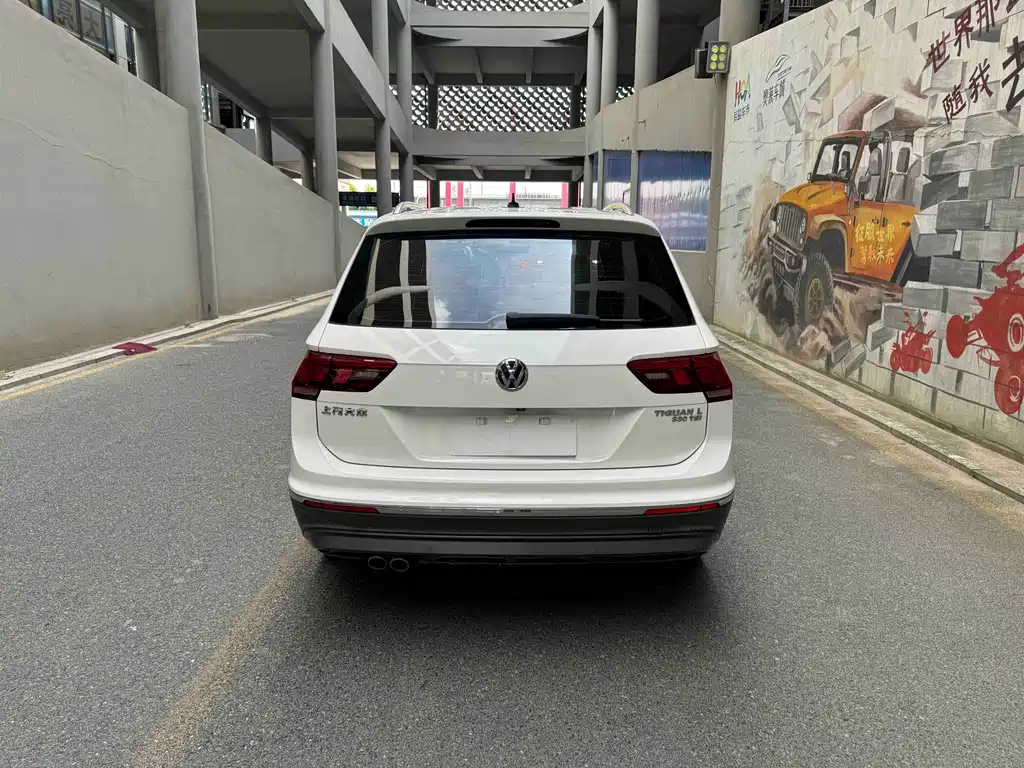 Volkswagen Tiguan L — фото 5