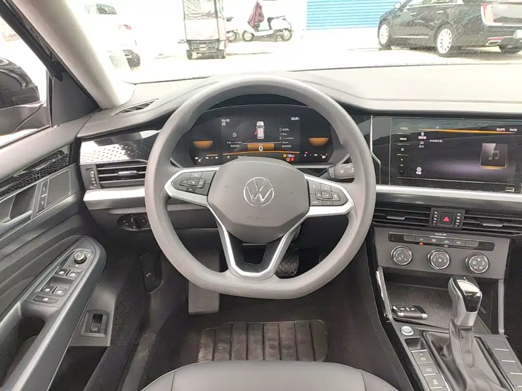 Volkswagen Passat — фото 11
