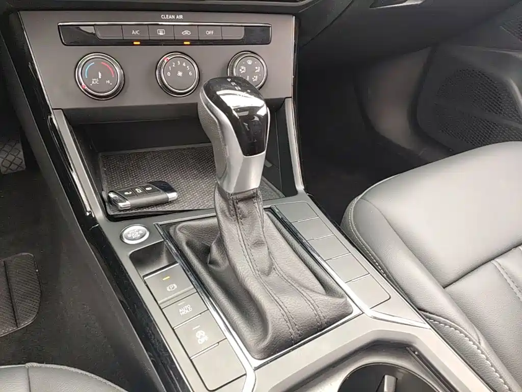 Volkswagen Passat — фото 14