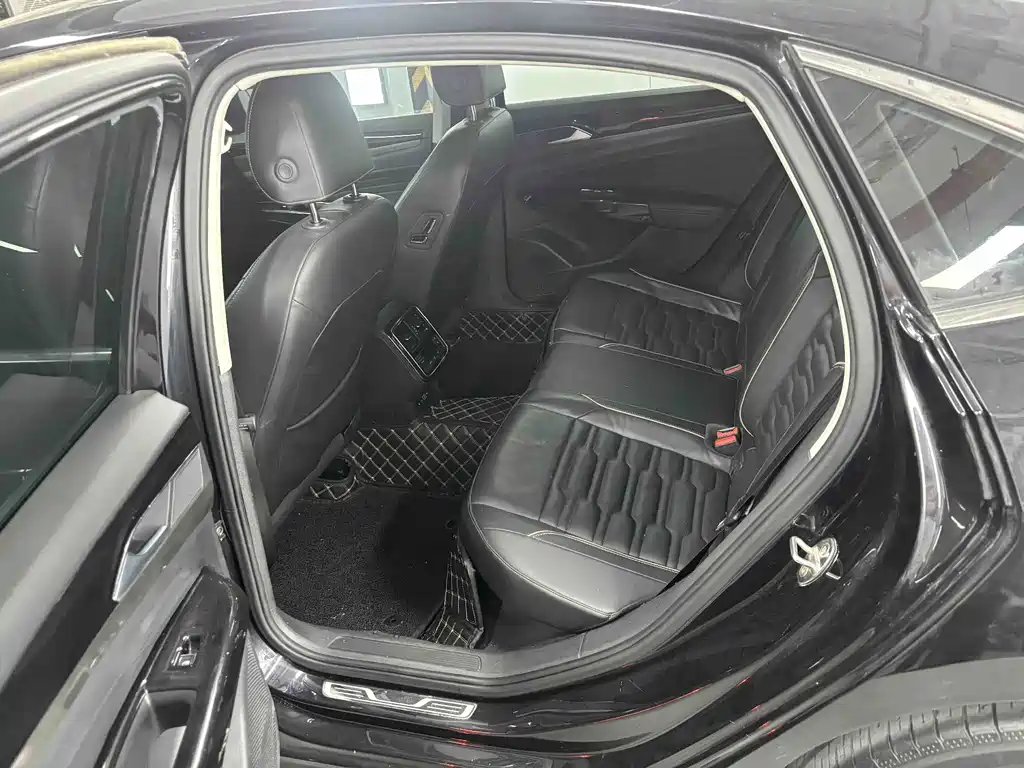 Volkswagen Passat — фото 2