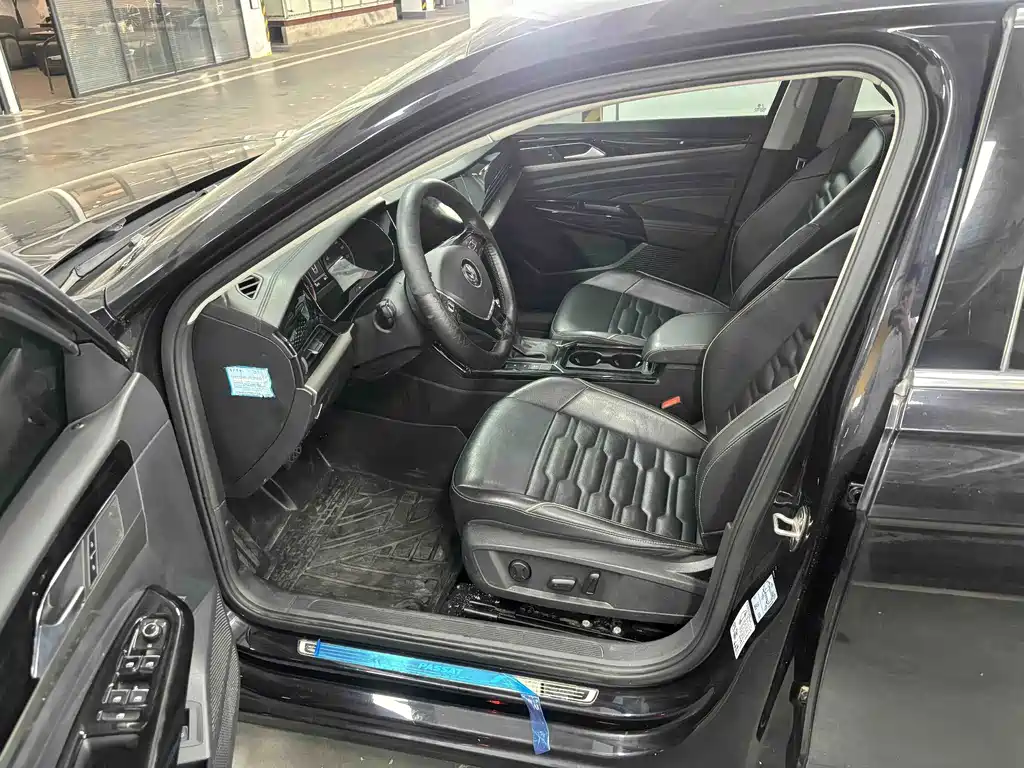 Volkswagen Passat — фото 4