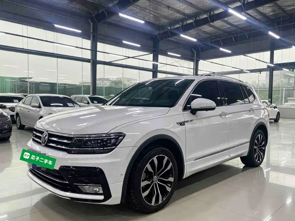 Volkswagen Tiguan L — фото 2