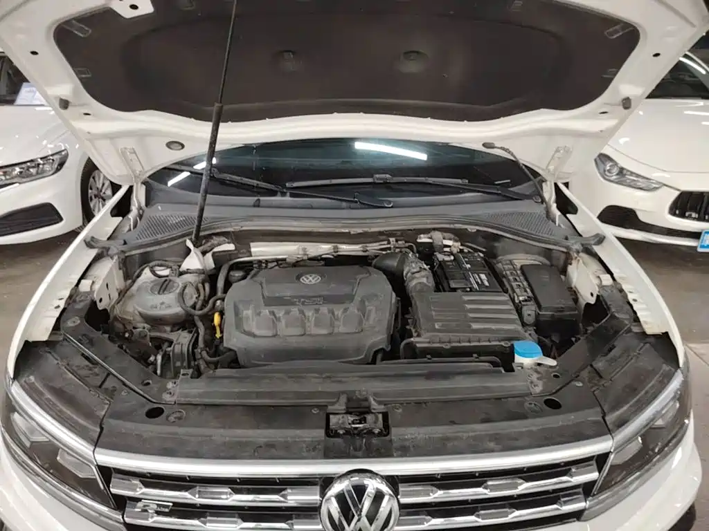 Volkswagen Tiguan L — фото 20