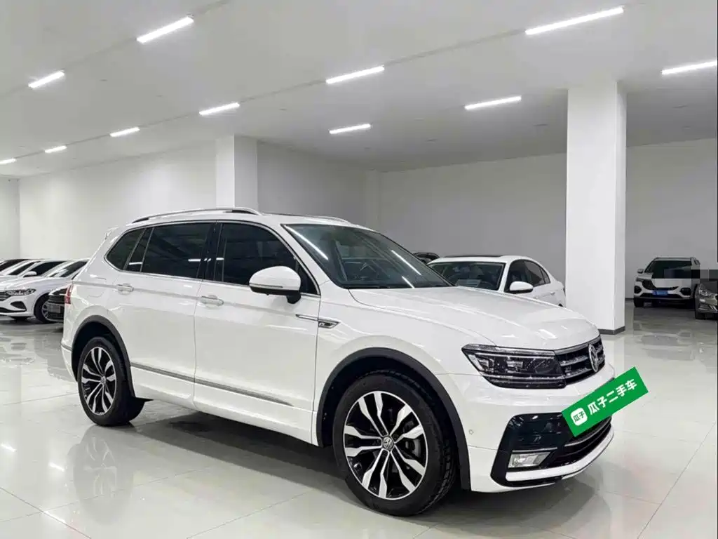 Volkswagen Tiguan L — фото 4