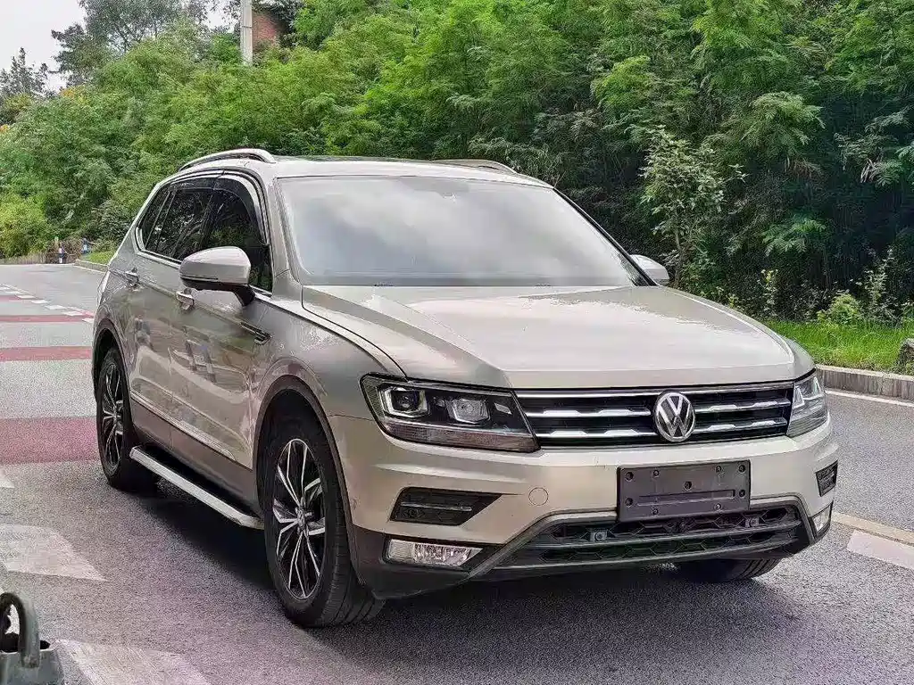 Volkswagen Tiguan L — фото 3